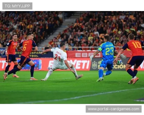 奥尔莫低射破门瞬间,巴里奥斯铲抢失误酿失球 奥尔莫低射破门瞬间,巴里奥斯铲抢失误酿失球