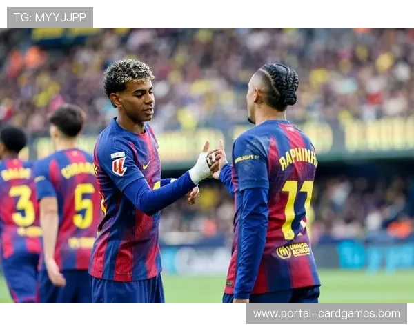 巴塞罗那对比利亚雷亚尔：莱万头球中柱